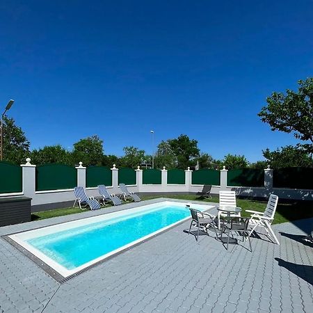 Traum Apartment Mit Pool+Balkon Wina Bagian luar foto