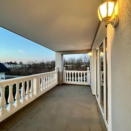Traum Apartment Mit Pool+Balkon Wina Bagian luar foto