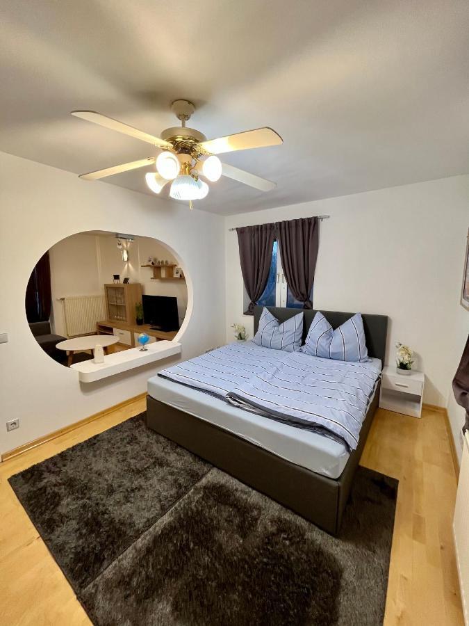 Traum Apartment Mit Pool+Balkon Wina Bagian luar foto