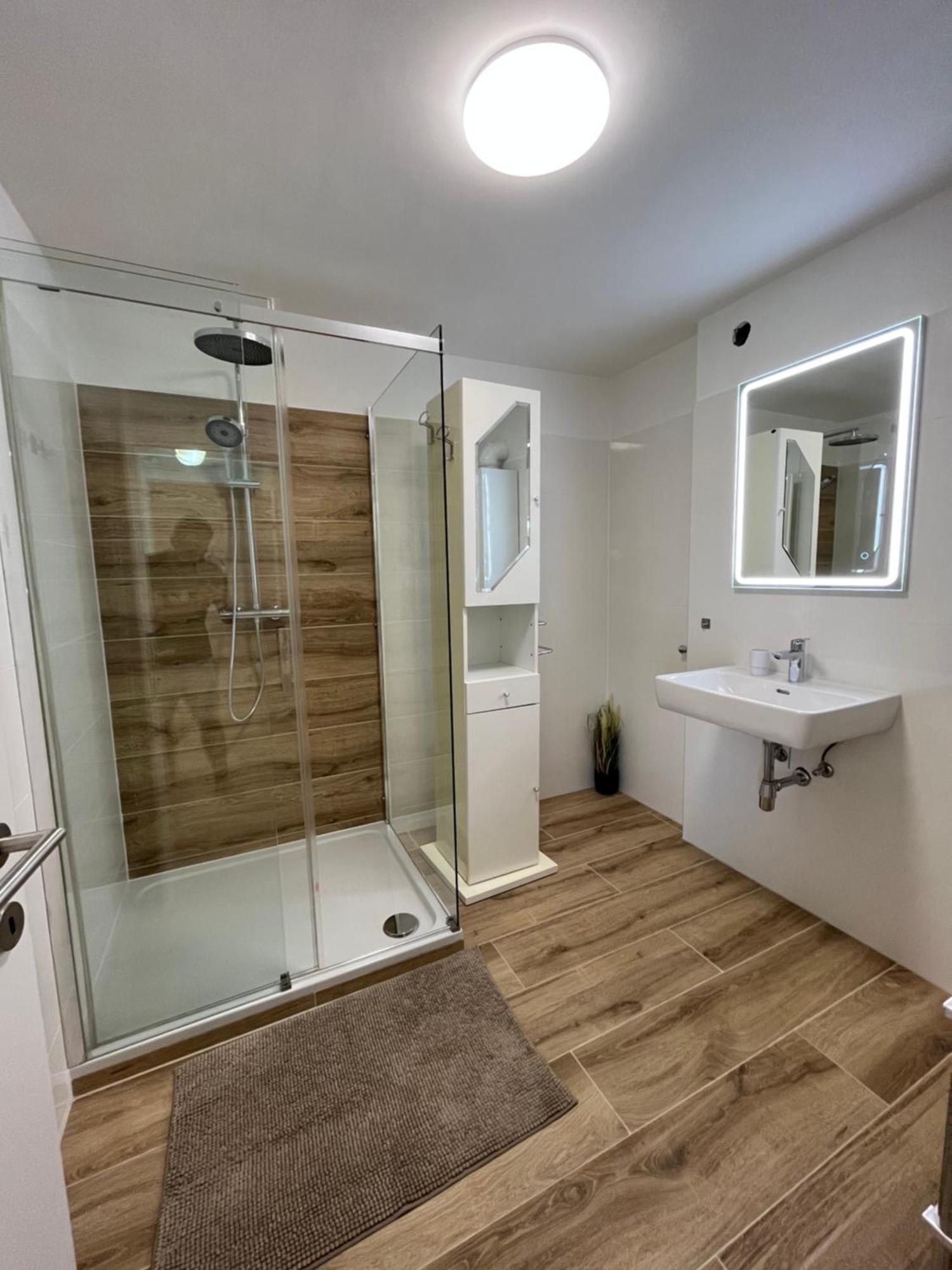 Traum Apartment Mit Pool+Balkon Wina Bagian luar foto