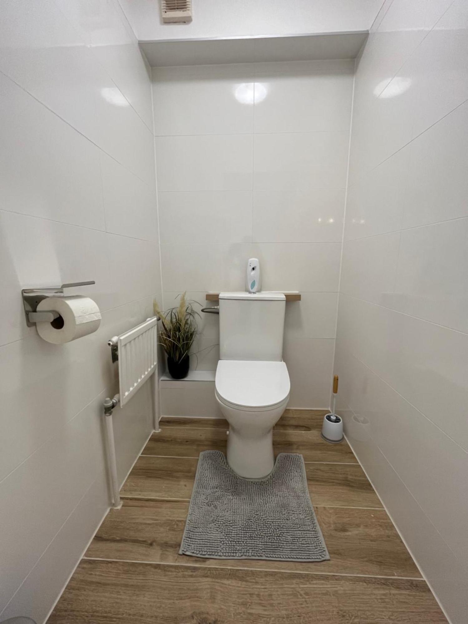 Traum Apartment Mit Pool+Balkon Wina Bagian luar foto